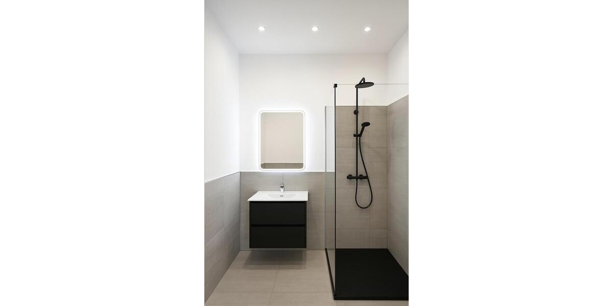 Helle 2-Raum-Wohnung im Zentrum - frisch saniert, mit Einbauküche 2 zimmer