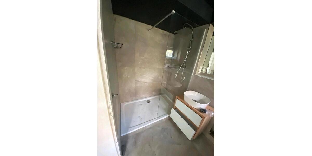 helle Wohnung im Souterrain zu vermieten 2 zimmer