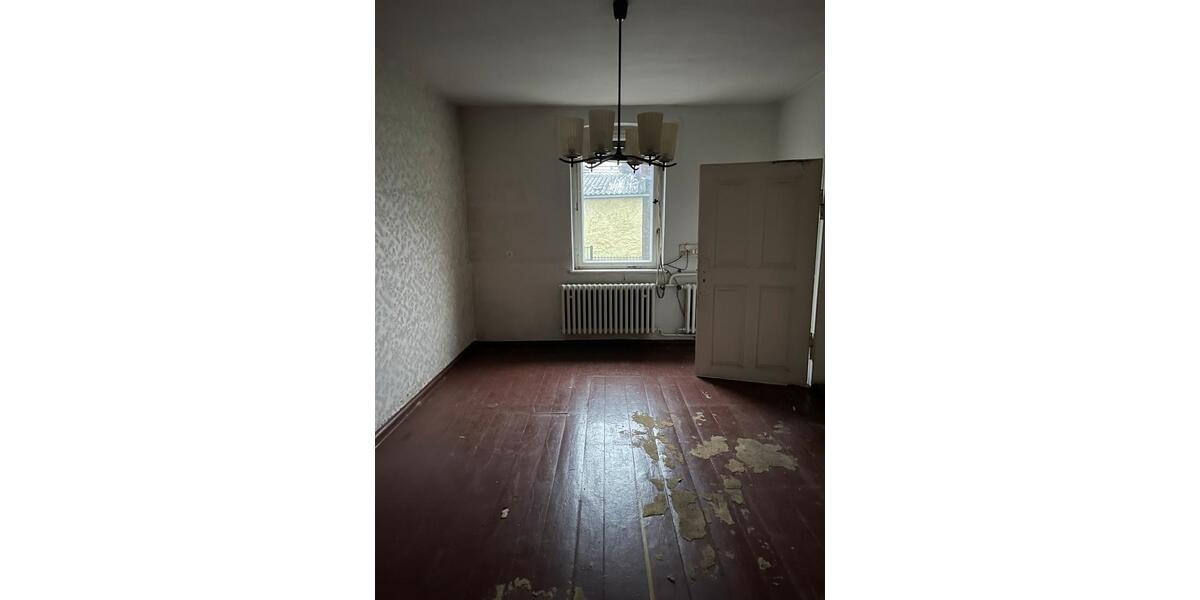 Villa Döbern - 10 Zimmer, 300 m&sup2;, 99.000&euro; | Angebot:27253473