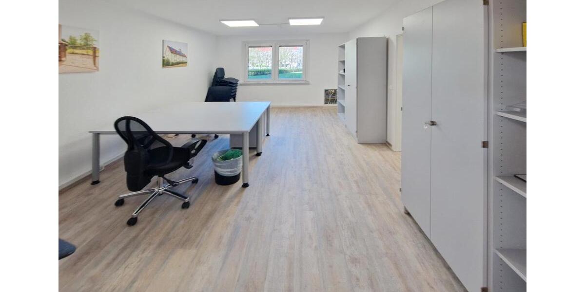**TEILMÖBILIERTE BÜRO ODER PRAXISFLÄCHE ZU VERMIETEN** Am Forum Sachsendorf zimmer