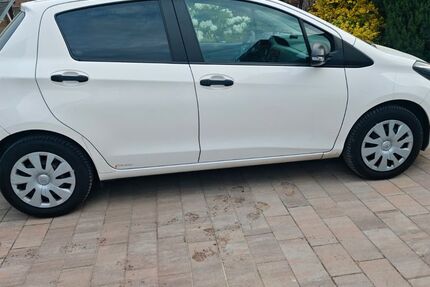 Toyota Yaris 92.650 km 7.950 &euro; Cottbus 03051