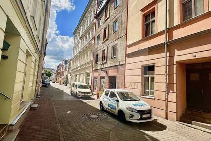 Wohn- und Geschäftshaus am Altmarkt 1 zimmer
