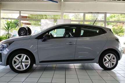 Renault Clio 8.500 km 15.990 &euro; Drebkau 03116