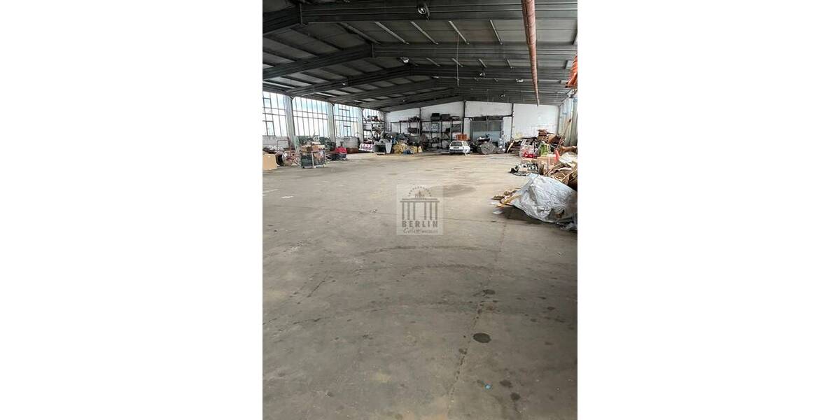 6.000 m² Büro-Hallenfläche und 27.000 m² Freifläche zur Produktion, Lagerung oder Vermietung! zimmer