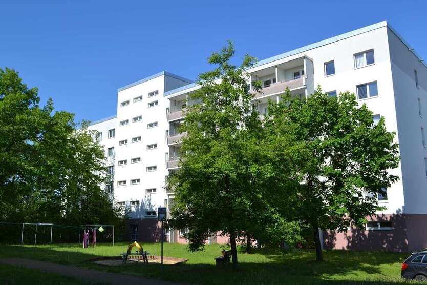 Wohnung zum Mieten in Schwarze Pumpe 248,49 € 55.22 m²