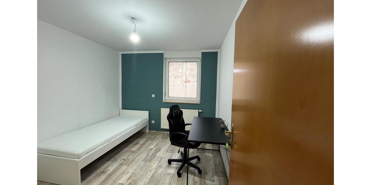 Etagenwohnung Cottbus - 4 Zimmer, 96 m&sup2;, 340&euro; | Angebot:26357761