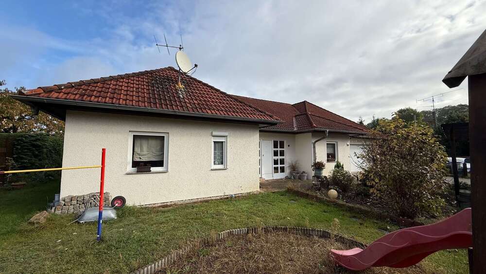 Einfamilienhaus Neuhausen - 7 Zimmer, 260 m&sup2;, 289.000&euro; | Angebot:25197203