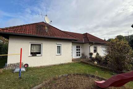 Haus Neuhausen - 7 Zimmer, 260 m&sup2;, 289.000&euro; | Angebot:25197203