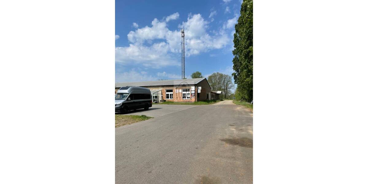 6.000 m² Büro-Hallenfläche und 27.000 m² Freifläche zur Produktion, Lagerung oder Vermietung! zimmer