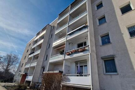 **JETZT EINZIEHEN**4-Zimmer-Wohnung Balkon 3.OG Bad mit Wanne ab Sofort zimmer