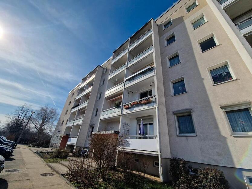 **JETZT EINZIEHEN**4-Zimmer-Wohnung Balkon 3.OG Bad mit Wanne ab Sofort zimmer