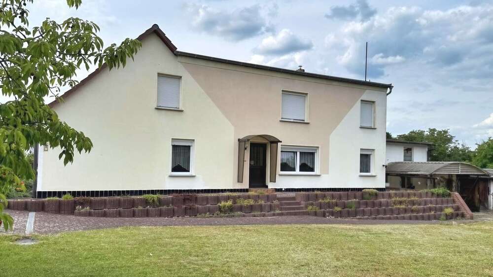 Einfamilienhaus Spremberg - 5 Zimmer, 140 m&sup2;, 125.000&euro; | Angebot:25197145