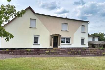 Haus Spremberg - 5 Zimmer, 140 m&sup2;, 125.000&euro; | Angebot:25197145