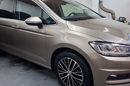 VW Touran 81.218 km 19.990 &euro; Cottbus 03042