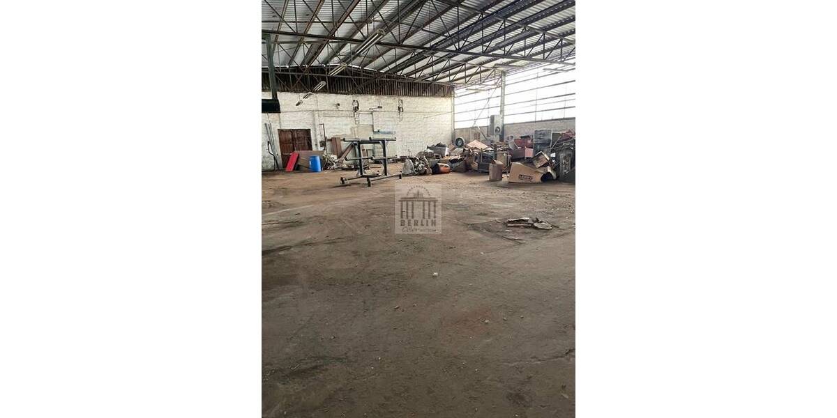 6.000 m² Büro-Hallenfläche und 27.000 m² Freifläche zur Produktion, Lagerung oder Vermietung! zimmer