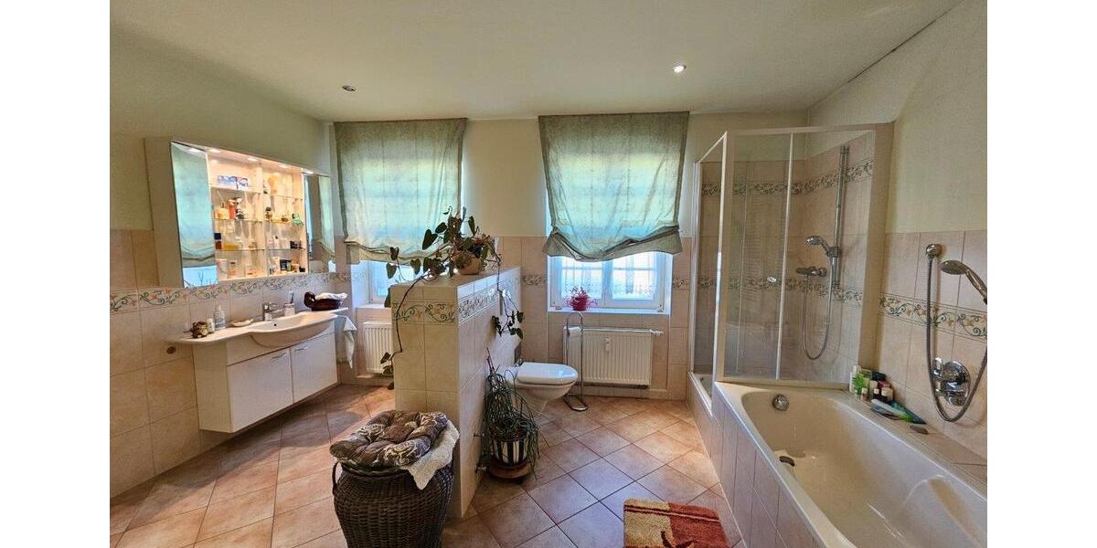 Etagenwohnung Spremberg - 4 Zimmer, 105 m&sup2;, 900&euro; | Angebot:26022789