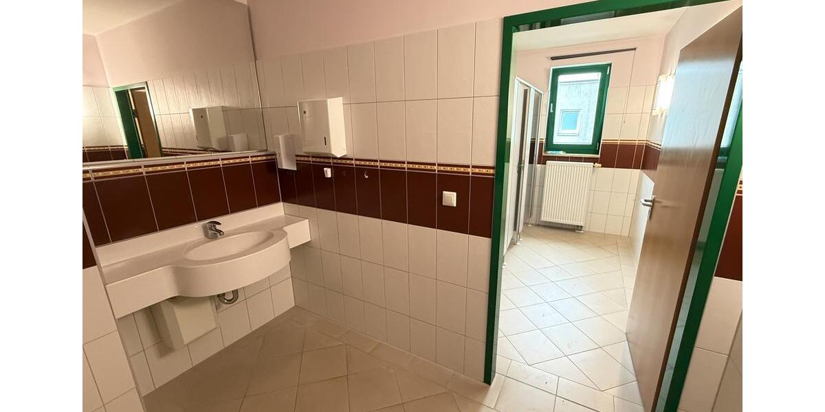 Große Gewerbeeinheit mit Glasfaseranschluss in Peitz zu vermieten! zimmer