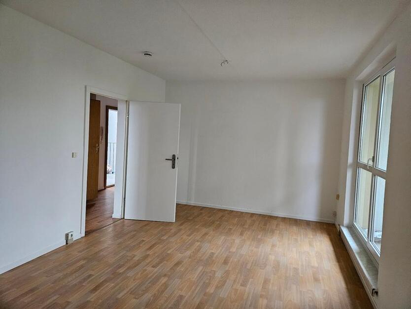 48 qm-große Ein-Zimmnerwohnung mit Einbauküche zum Verkauf zimmer
