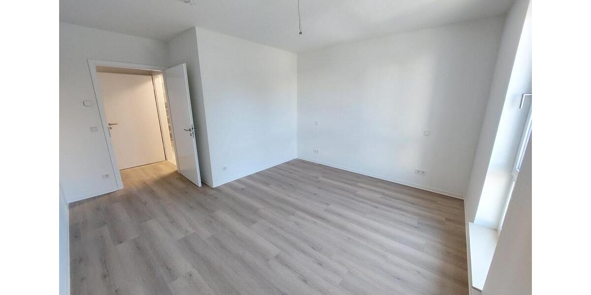 Etagenwohnung Cottbus - 4 Zimmer, 106 m&sup2;, 1.325&euro; | Angebot:25499140