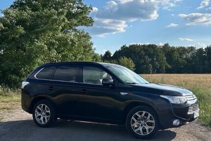 Mitsubishi Plug-in Hybrid Outlander 251.000 km 10.200 &euro; Cottbus 03044