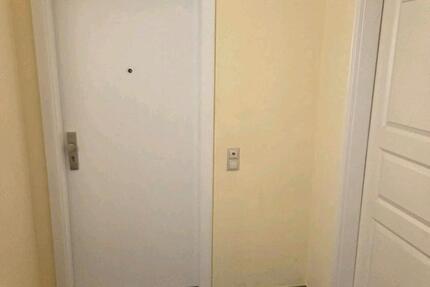 Vermieten modernisierte schöne 3 Raumaltbauwohnung in Stadtmitte 3 zimmer