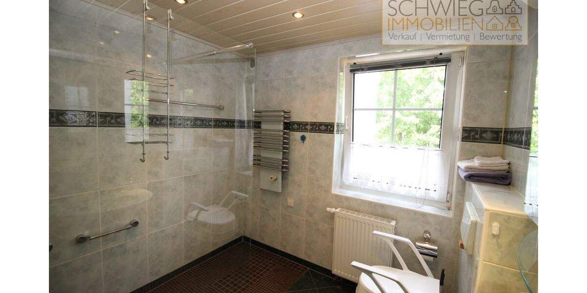 Einfamilienhaus in Ströbitz mit Doppelcarport, Garten und Nebengelass 6 zimmer