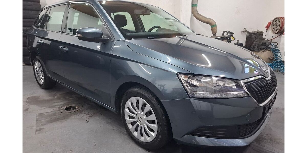 Skoda Fabia 48.839 km 13.490 &euro; Cottbus 03042