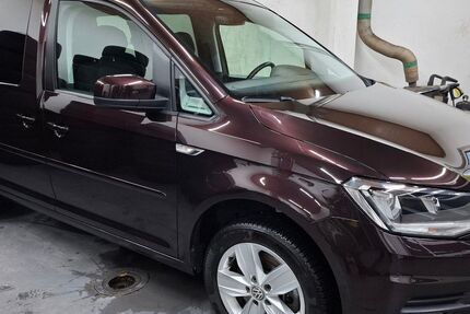 VW Caddy 83.928 km 22.490 &euro; Cottbus 03042
