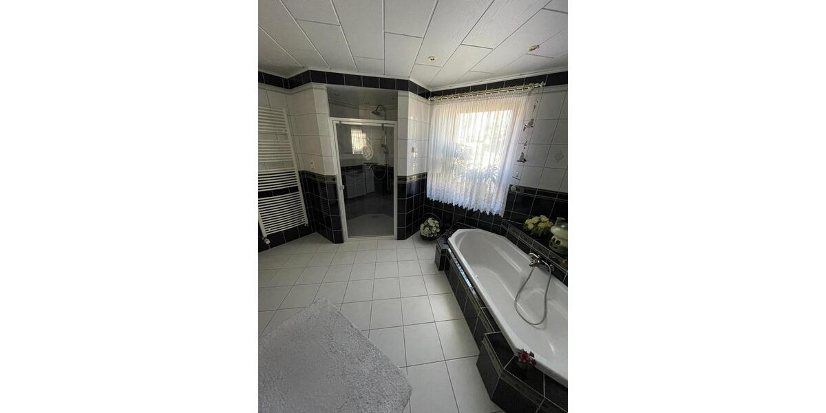 Einfamilienhaus Spremberg - 7 Zimmer, 220 m&sup2;, 259.000&euro; | Angebot:19879375