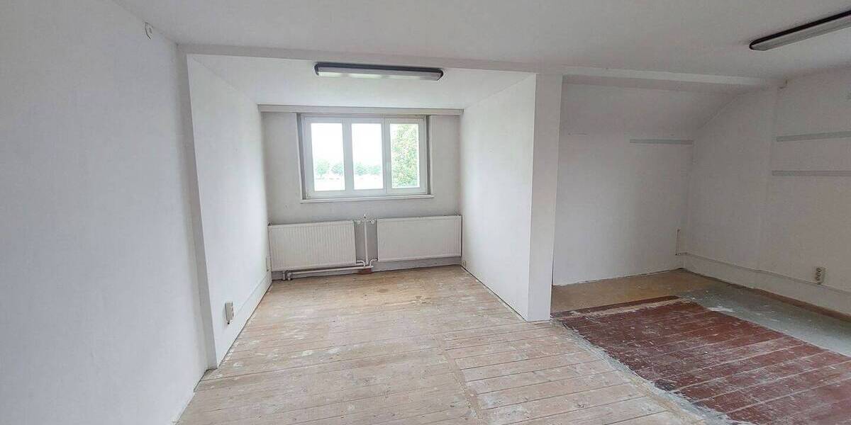 Großzügiges Einfamilienhaus mit Nebengelass im Cottbuser Süden zu verkaufen! 4 zimmer