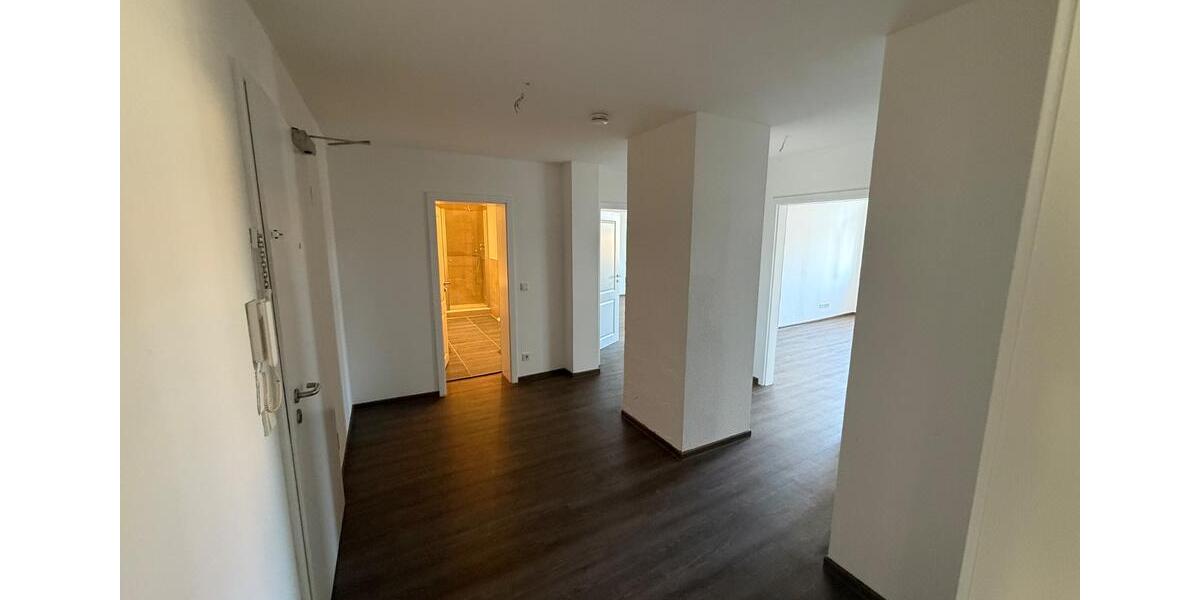Etagenwohnung Cottbus - 4 Zimmer, 123 m&sup2;, 1.654&euro; | Angebot:26444334