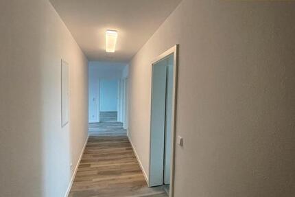 3 Zimmer, Küche, Bad, Balkon mit Aufzug in ruhiger Innenstadtlage, Erstbezug nach Sanierung zimmer