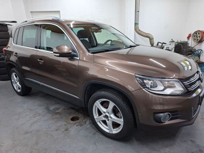 VW Tiguan 215.040 km 8.990 € Cottbus 03042