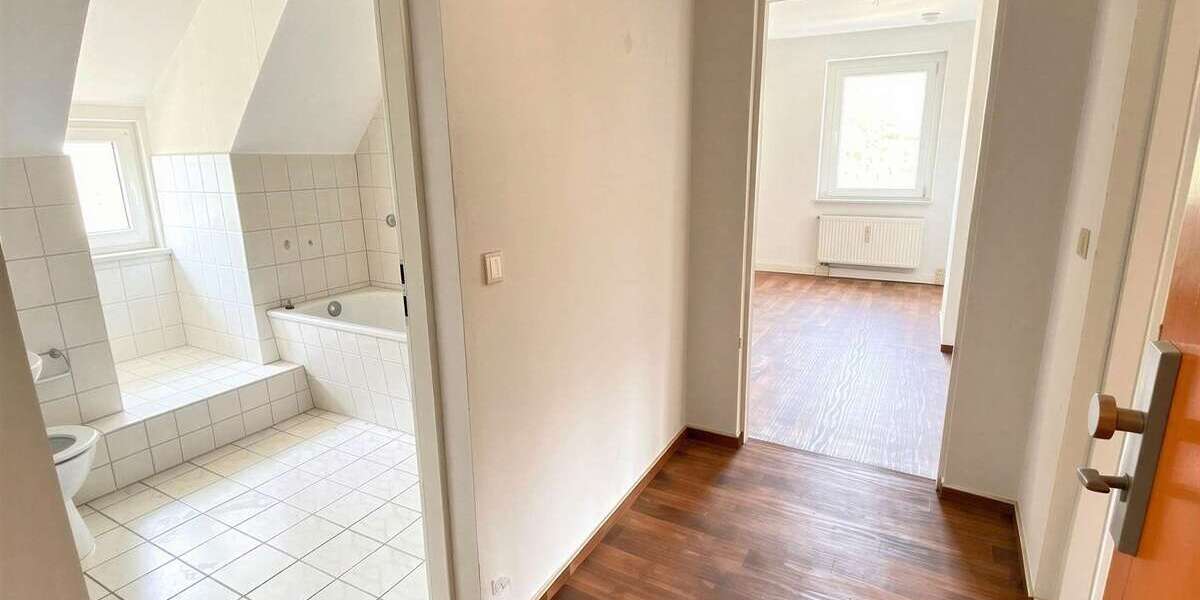 Etagenwohnung Groß Schacksdorf - 2 Zimmer, 49 m&sup2;, 241&euro; | Angebot:26289439