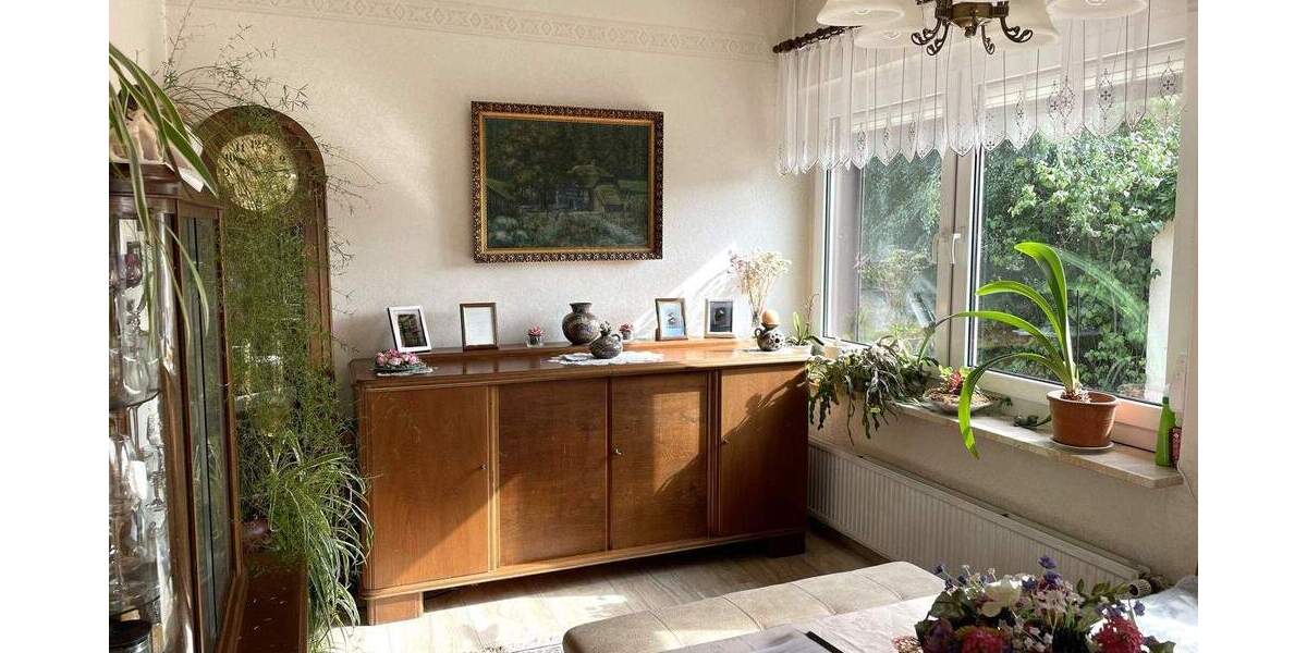 Charmante Doppelhaushälfte mit großzügigem Grundstück, Pool und vielseitigen Nutzungsmöglichkeiten - in Kolkwitz OT Glinzig zu verkaufen! 7 zimmer