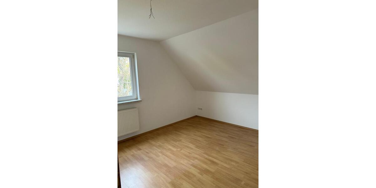 Etagenwohnung Cottbus Merzdorf - 4 Zimmer, 120 m&sup2;, 1.350&euro; | Angebot:26441434
