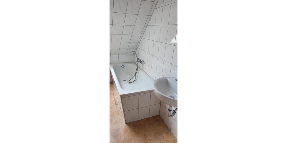 Dachgeschoßwohnung Cottbus Spremberger Vorstadt - 4 Zimmer, 90 m&sup2;, 738&euro; | Angebot:24455308