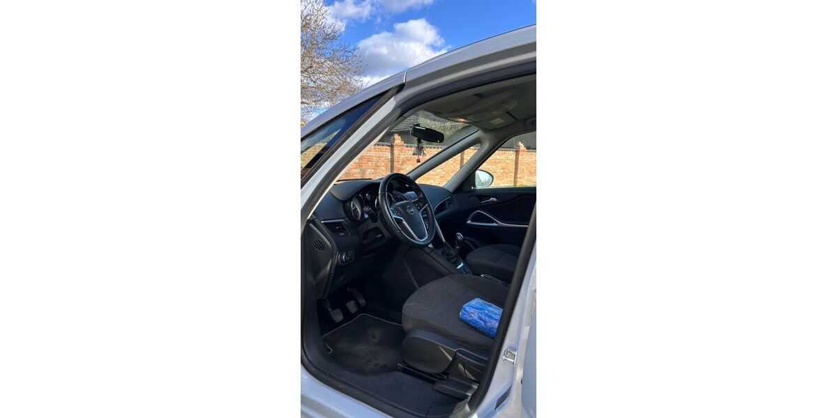 Opel Zafira Tourer 130.787 km 8.950 &euro; Drebkau 03116