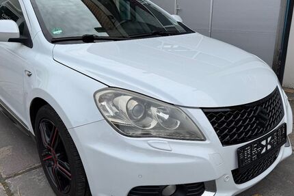 Suzuki Kizashi 150.000 km 7.990 € Cottbus 03042