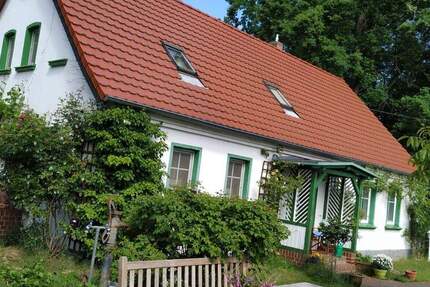 Attraktives Wohnhaus in Felixsee OT Bloischdorf mit großzügigem Grundstück und Platz zum Wohlfühlen. Ihr neues Zuhause in ländlicher, idyllischer Umge 5 zimmer