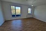 **FRISCH RENOVIERT**3-Zimmer-Wohnung 2.OG Balkon Bad mit Wanne ab sofort