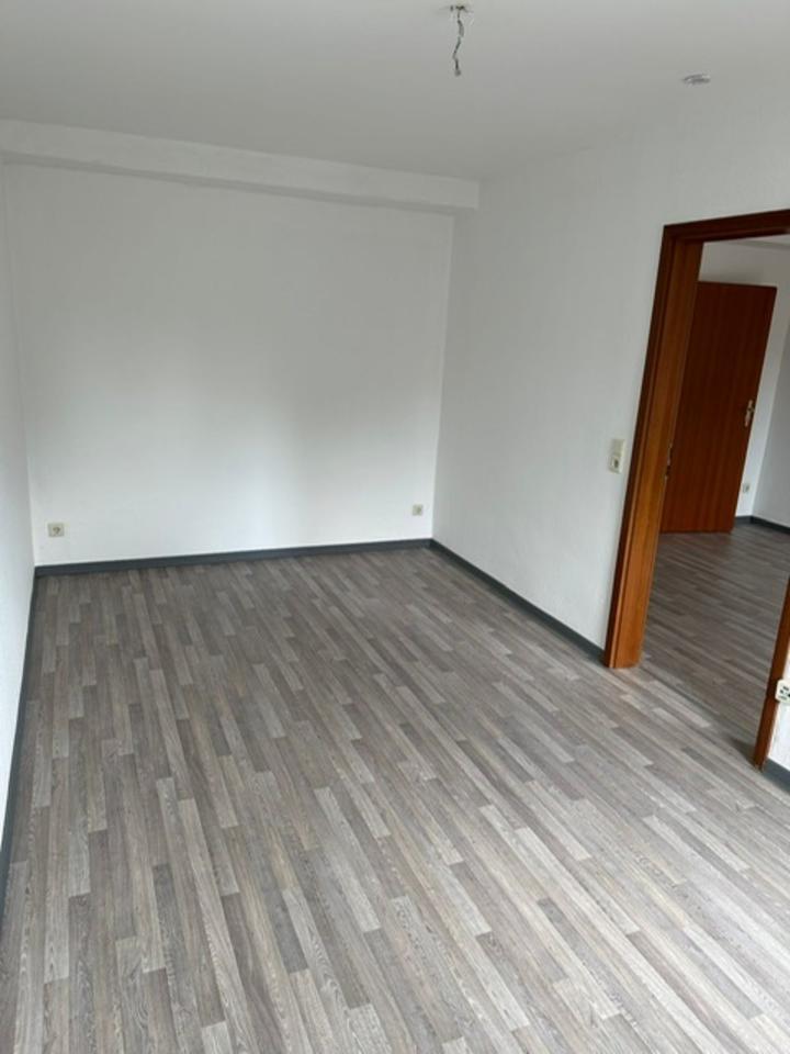 Zwei-Raum Wohnung in Forst .Renoviert in angenehmer Wohnanlage zimmer