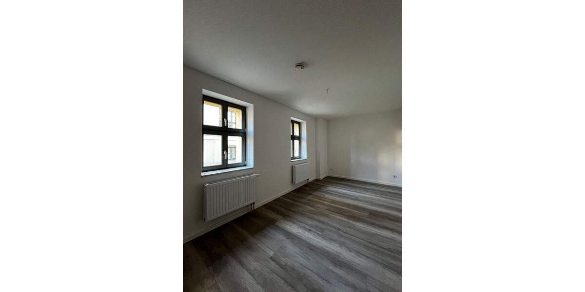 teilsanierte, gemütliche 2-Raum Altbauwohnung mit Terrasse im Stadtzentrum 2 zimmer