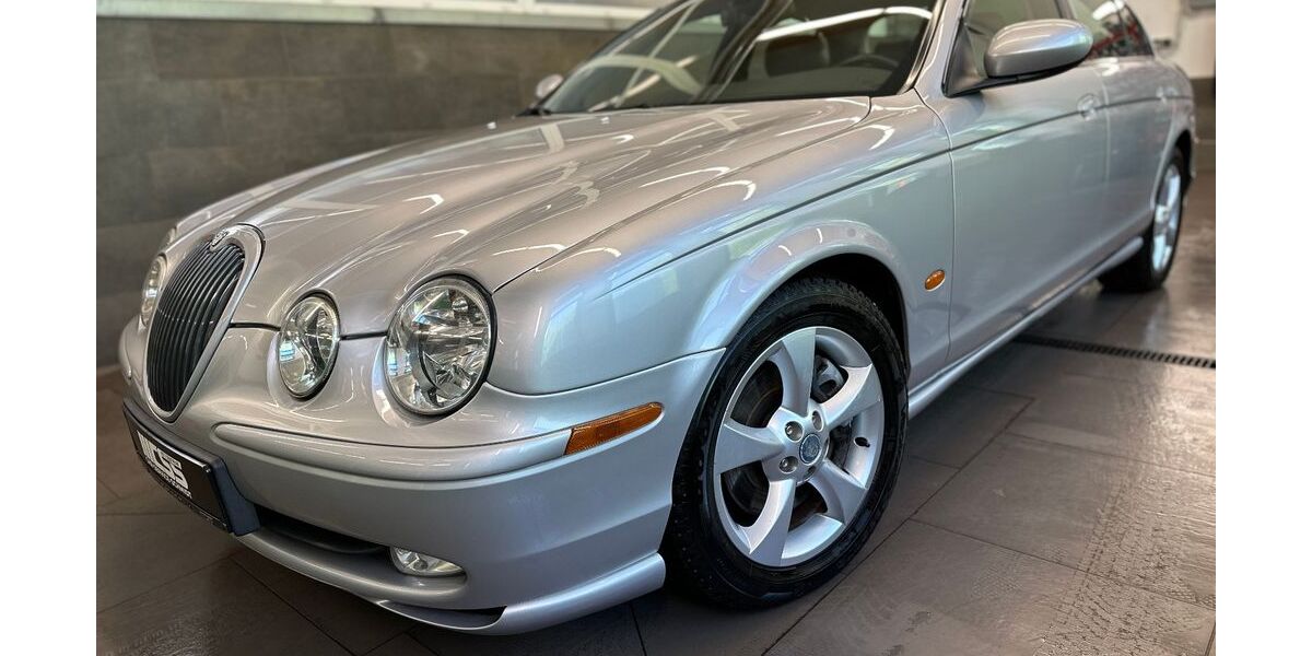 Jaguar S-Type 140.537 km 5.988 &euro; Cottbus 03044