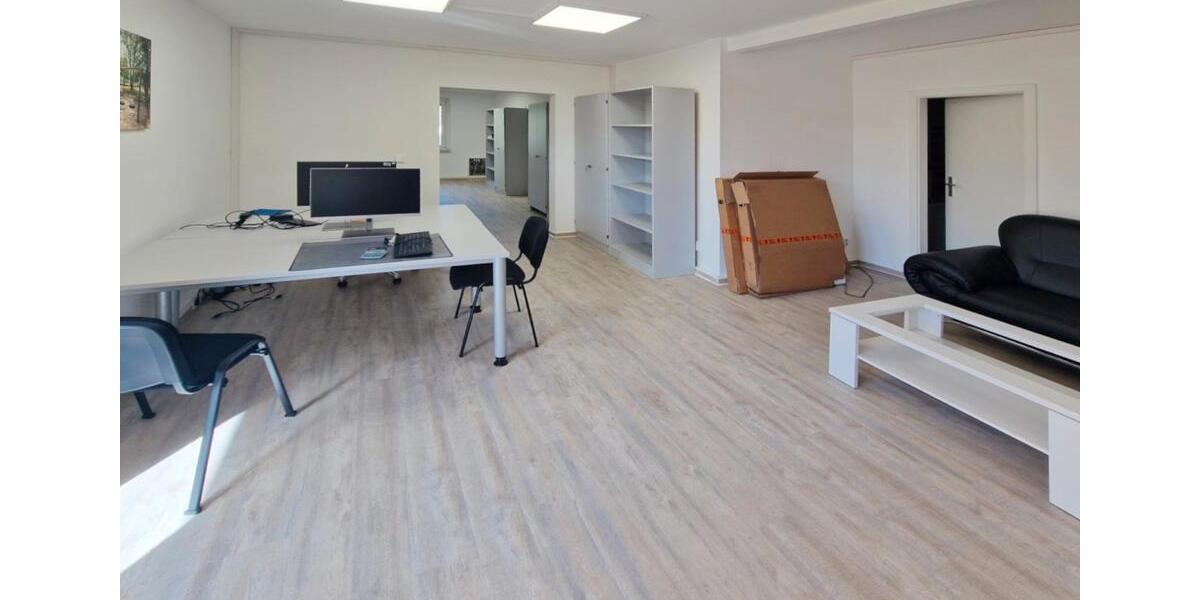 **TEILMÖBILIERTE BÜRO ODER PRAXISFLÄCHE ZU VERMIETEN** Am Forum Sachsendorf zimmer