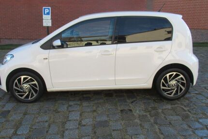 VW up! 98.200 km 10.200 &euro; Vetschau 03226