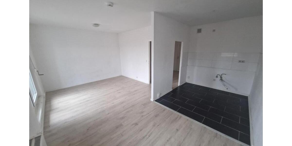**JETZT EINZIEHEN**3-Zimmer-Wohnung EG Balkon Bad mit Wanne ab sofort 3 zimmer