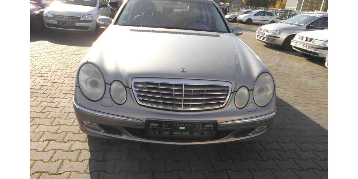 Mercedes-Benz E 240 269.000 km 1.999 &euro; Cottbus 03051