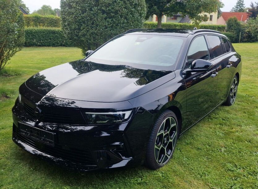 Opel Astra 8.000 km 27.900 € Burg 03096