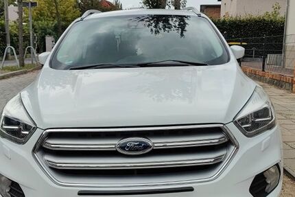 Ford Kuga 143.000 km 8.700 &euro; Cottbus 03046